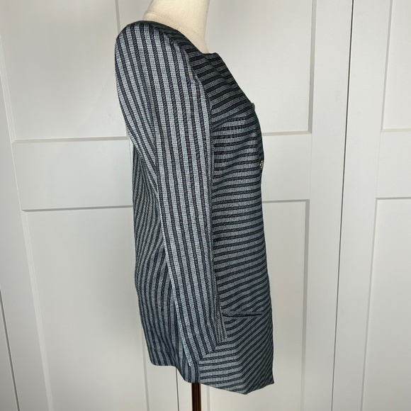 One of a Kind Asymmetrical Blazer - Picture 4 of 7